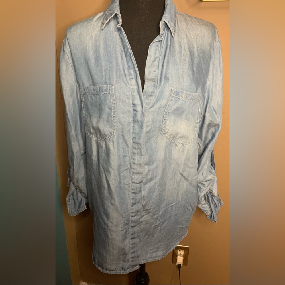 Saks Fith Avenue, chambray style button down. Women’s S $20